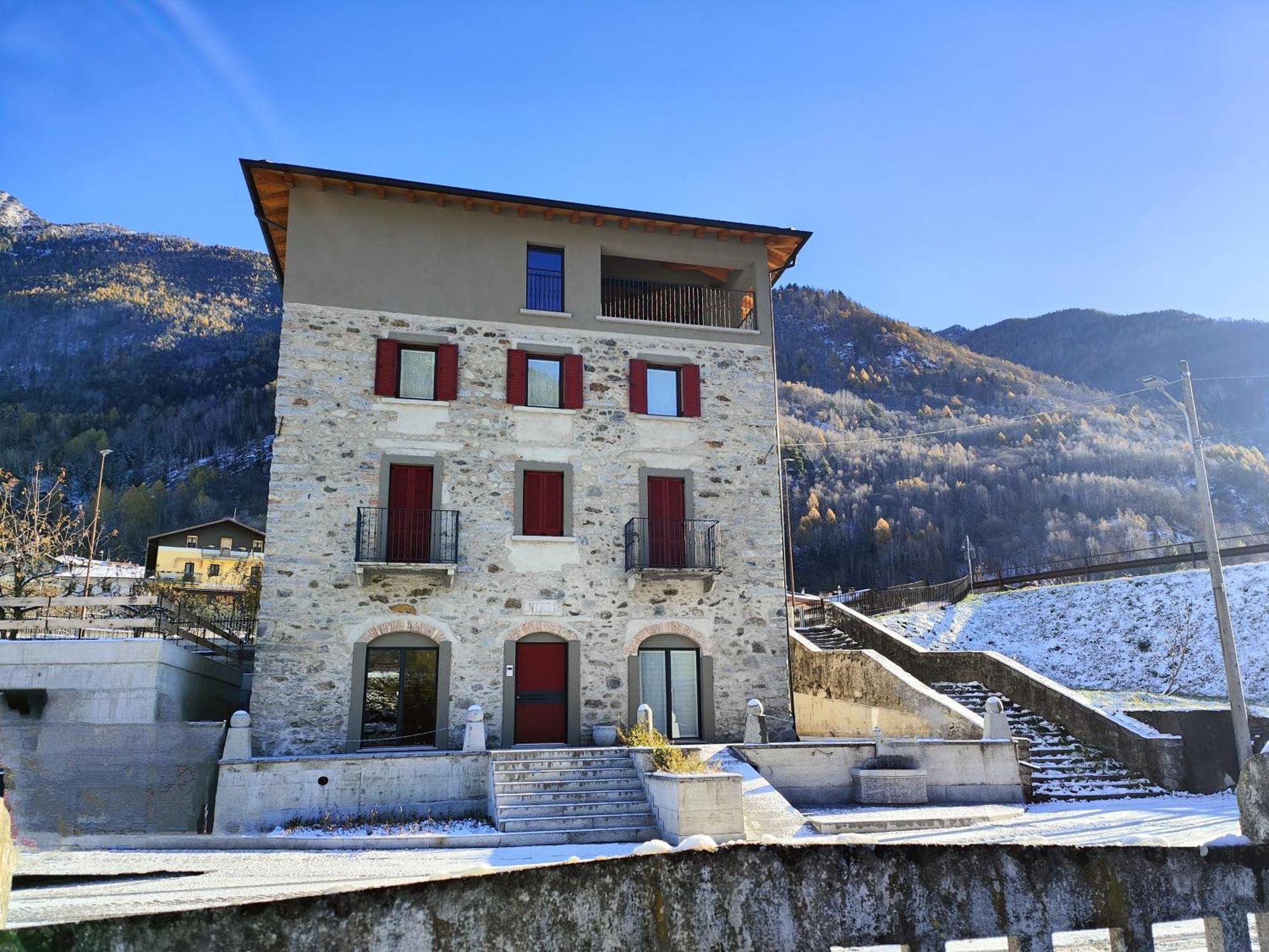Bed and Breakfast Casa Novecentosei Sonico Esterno foto